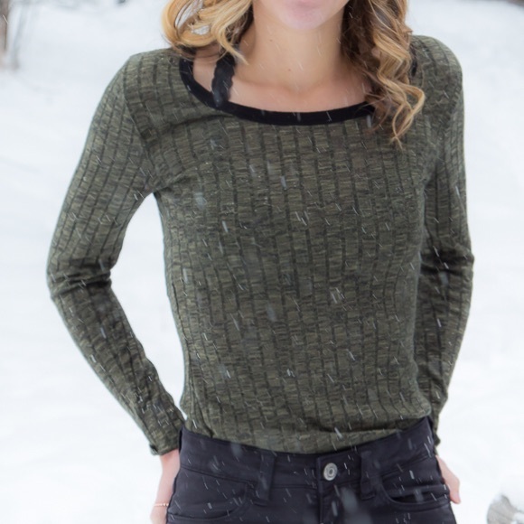 Long Sleeve Ribbed Shirt - Picture 2 of 4